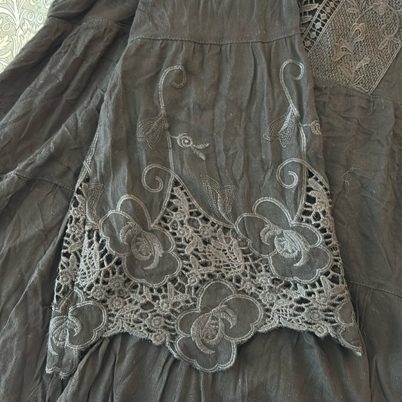 ARULA Black Boho Crochet and Lace Short Dress‎ with Bell Sleeves 1X - Picture 7 of 7